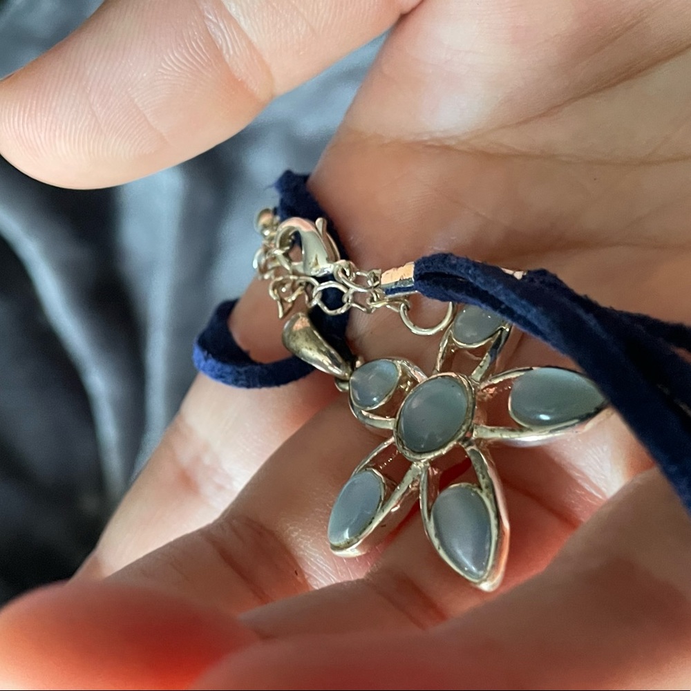 🐝Blue Gem Flower (Authentic) - Picture 2 of 2